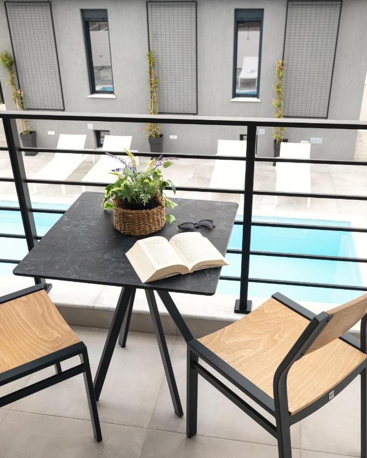 Cove Suites Nea Iraklitsa ภายนอก รูปภาพ