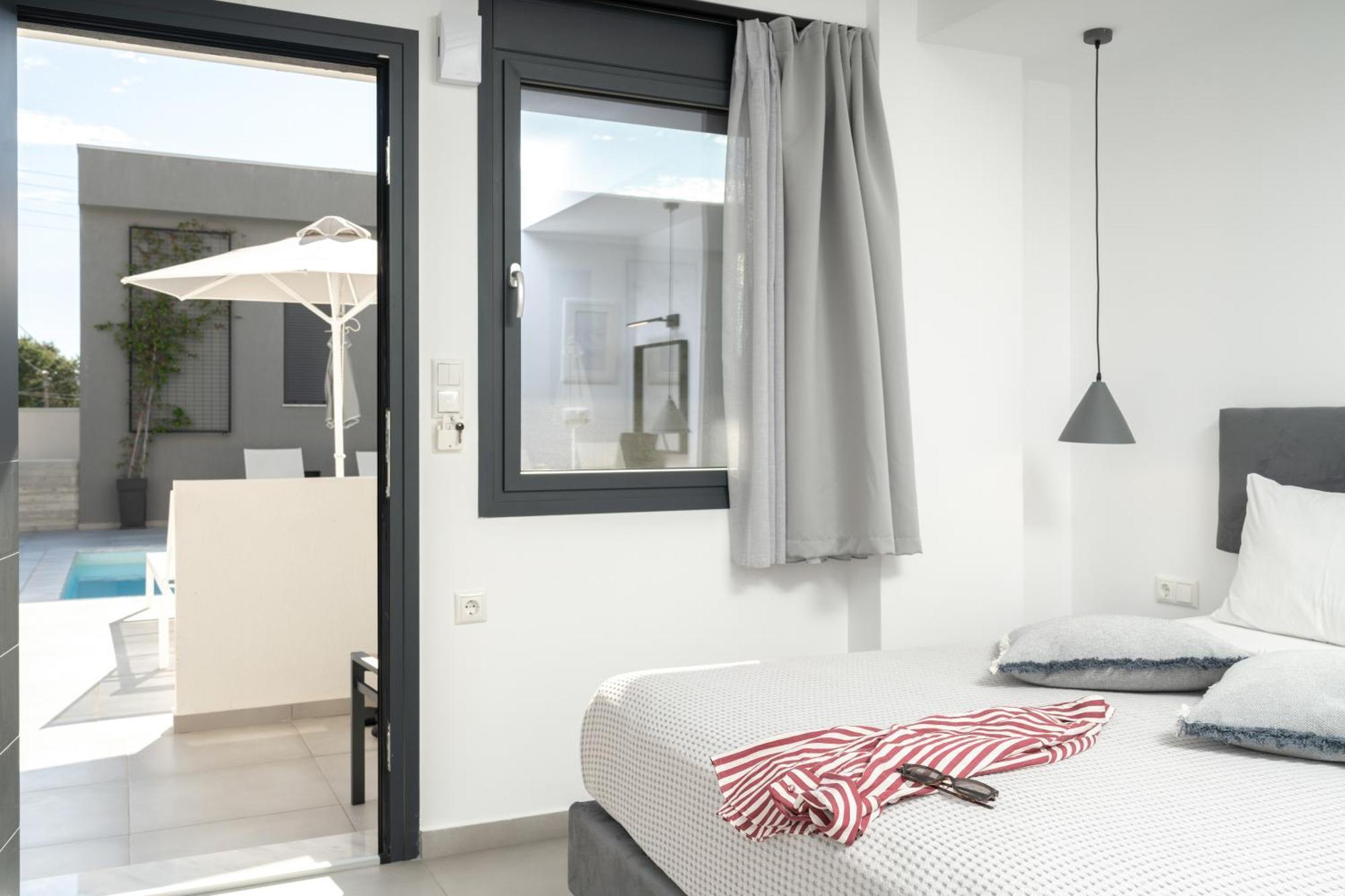 Cove Suites Nea Iraklitsa ภายนอก รูปภาพ